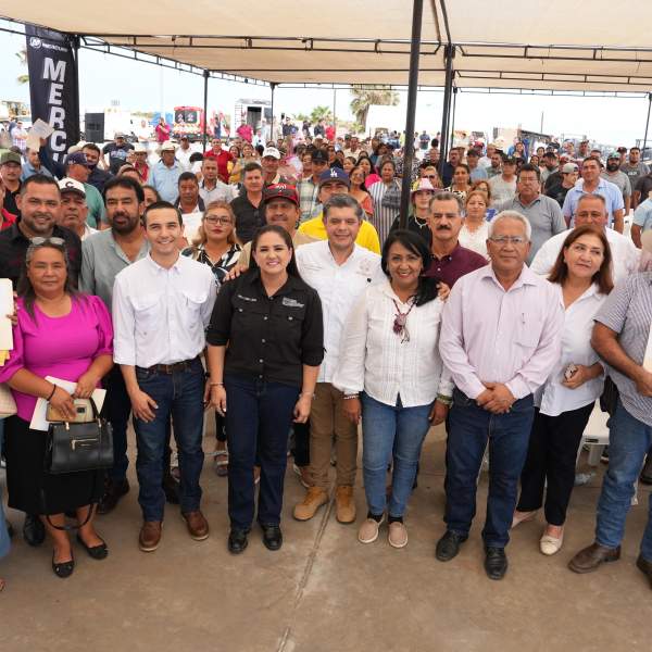 Cumple gobernador Alfonso Durazo compromiso con pescadores ribereños al entregarles motores fuera de borda